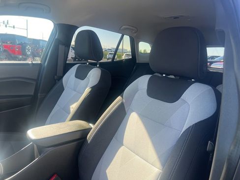 Used 2025 Chevrolet Trax LS image 9