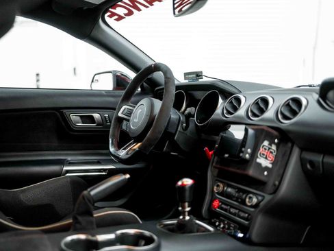 Used 2017 Ford Mustang Shelby GT350R w/ GT350R Equipment Group 920A RWD image 60