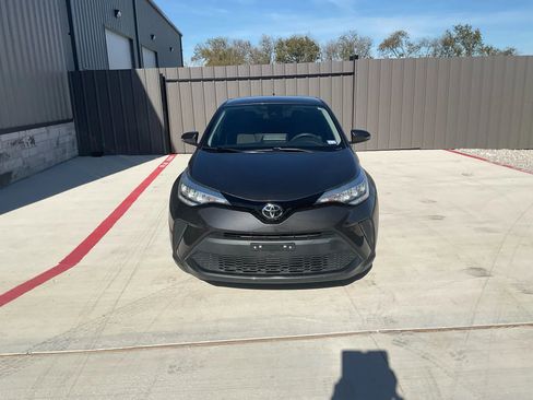 Used 2021 Toyota C-HR LE image 2
