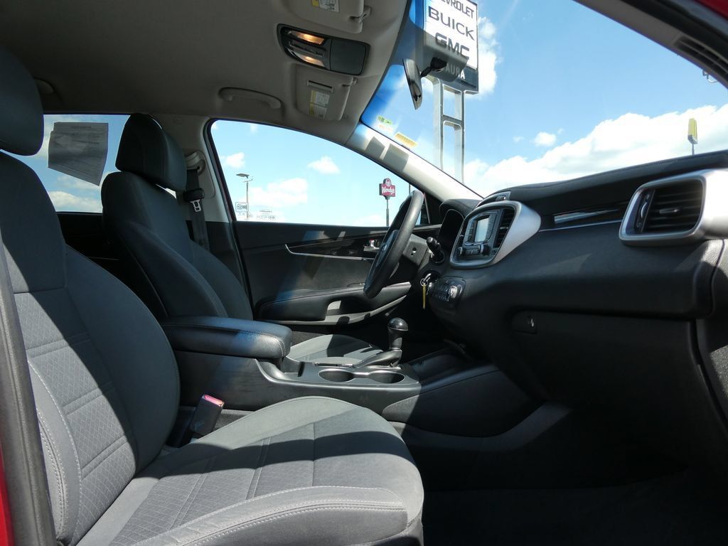 Used 2017 Kia Sorento AWD image 14