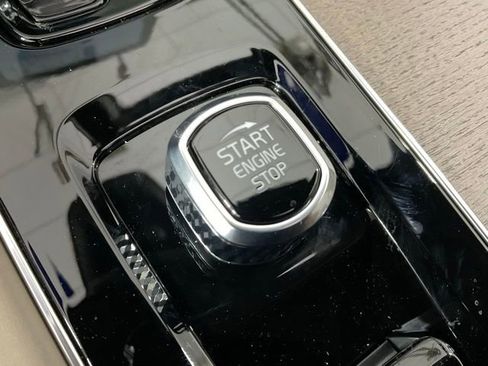 New 2026 Volvo XC90 B6 Plus w/ Protection Package Premier image 17