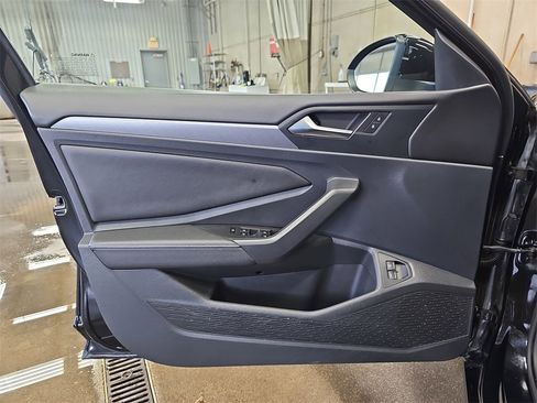 Used 2024 Volkswagen Jetta SE image 24