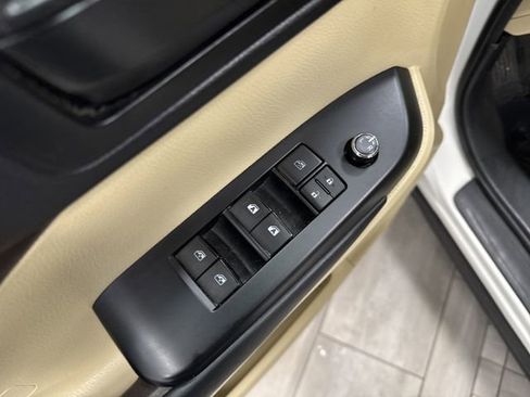 Used 2015 Toyota Highlander Plus image 24