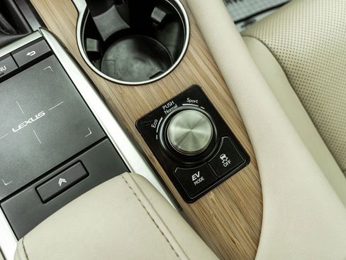 Used 2022 Lexus RX 450hL AWD w/ Premium Package image 8