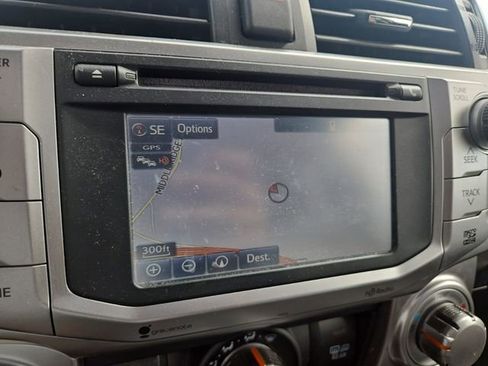 Used 2014 Toyota 4Runner SR5 Premium image 10