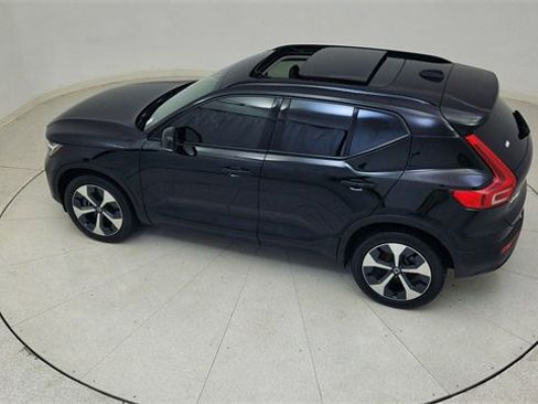 Used 2024 Volvo XC40 B5 Plus image 82
