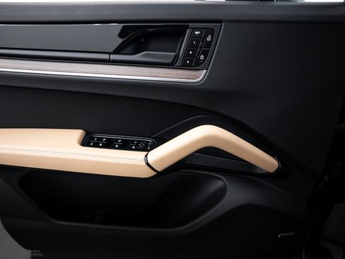 Certified 2026 Porsche Cayenne image 19