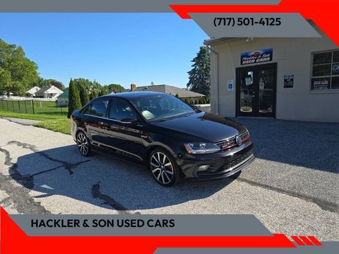 Used 2017 Volkswagen Jetta GLI FWD image 1