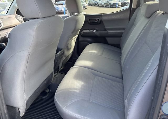 Used 2020 Toyota Tacoma SR5 RWD image 33