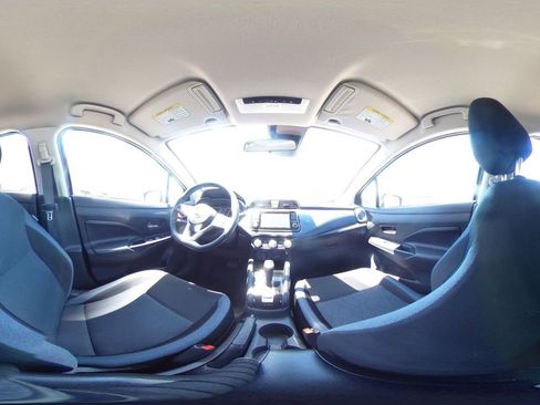 Used 2025 Nissan Versa SV FWD image 41