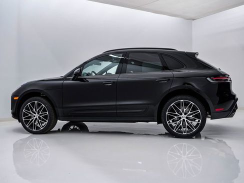 New 2026 Porsche Macan image 2