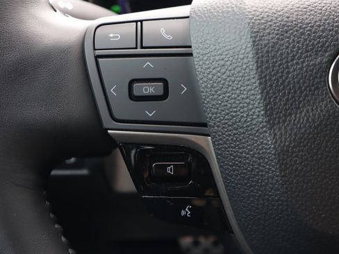 Used 2025 Toyota Camry XSE FWD image 19
