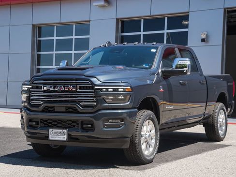 New 2026 RAM 2500 Laramie AWD/4WD image 3