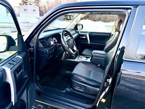 Used 2017 Toyota 4Runner Limited image 14