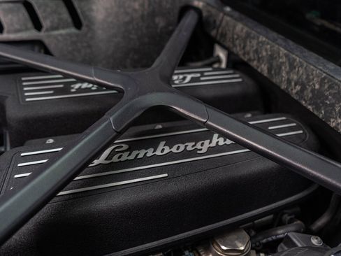 Used 2017 Lamborghini Huracan LP 610-4 AWD/4WD image 64