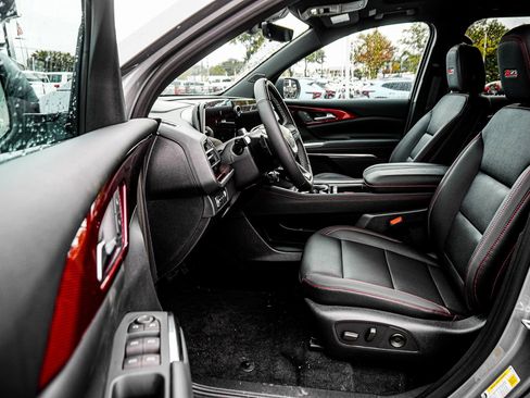 New 2026 Chevrolet Traverse Z71 image 17