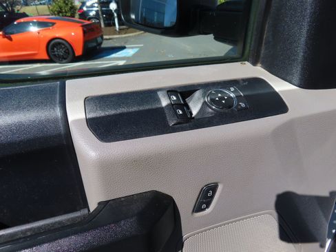 Used 2019 Ford F550 2WD Regular Cab Super Duty image 19