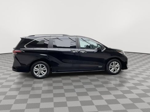 Used 2021 Toyota Sienna XSE w/ XSE Plus Package AWD/4WD image 43