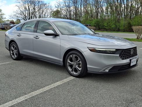 Used 2023 Honda Accord EX image 1