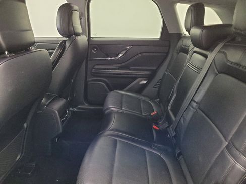 Used 2020 Lincoln Corsair Reserve w/ Rear Removable Package Tray FWD image 18