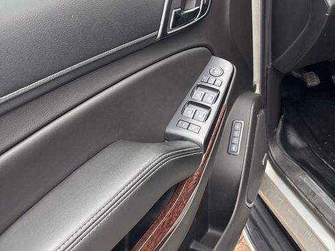 Used 2017 GMC Yukon XL SLT w/ Open Road Package image 9