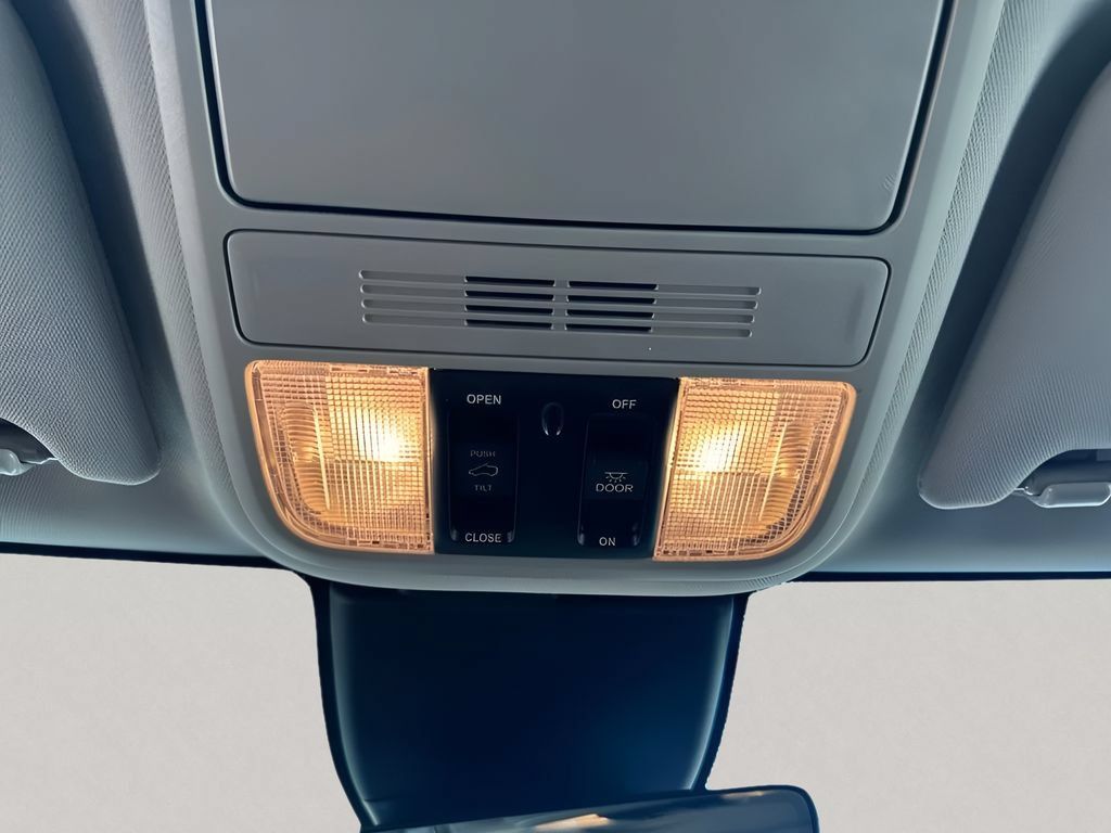 Used 2025 Honda Odyssey EX-L image 26