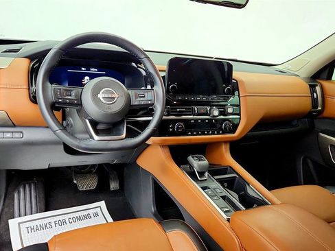 Used 2023 Nissan Pathfinder Platinum FWD image 11