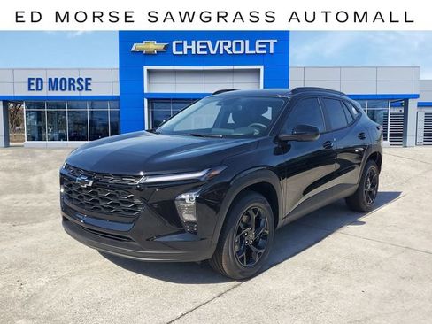 New 2026 Chevrolet Trax LT w/ Midnight Edition FWD image 1