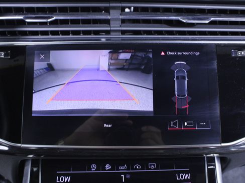 Used 2019 Audi Q8 Premium image 26