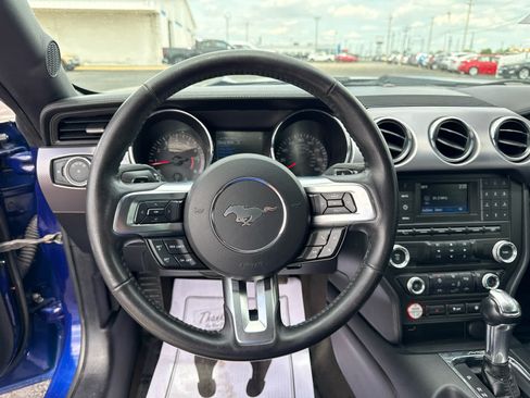 Used 2016 Ford Mustang Coupe RWD image 14