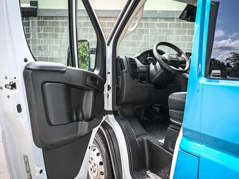 Used 2023 RAM ProMaster 2500 FWD image 7