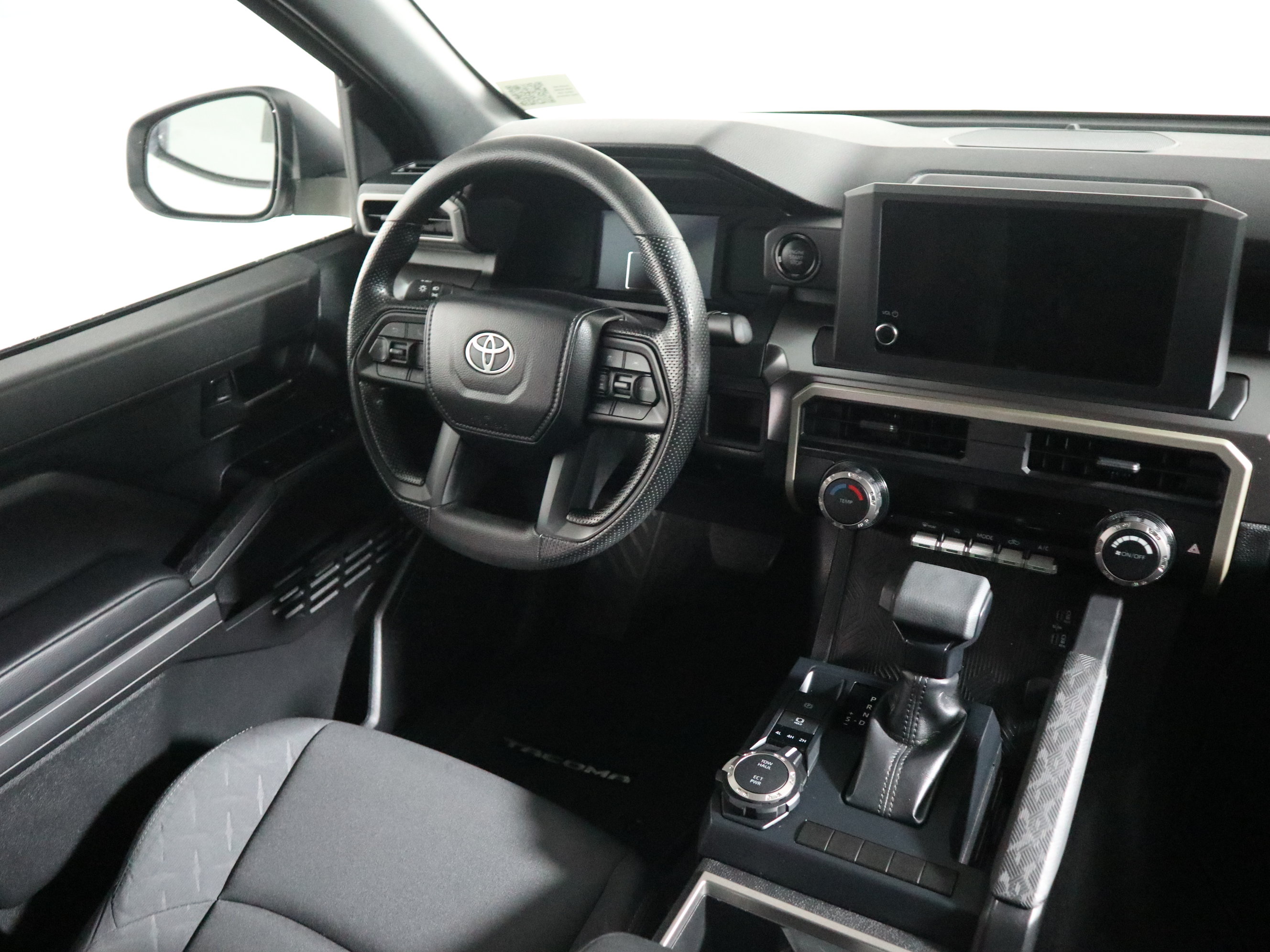 Used 2025 Toyota Tacoma SR5 AWD/4WD image 15