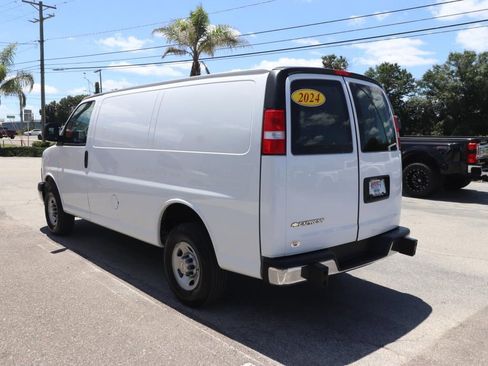 Used 2024 Chevrolet Express 2500 w/ Driver Convenience Package RWD image 8