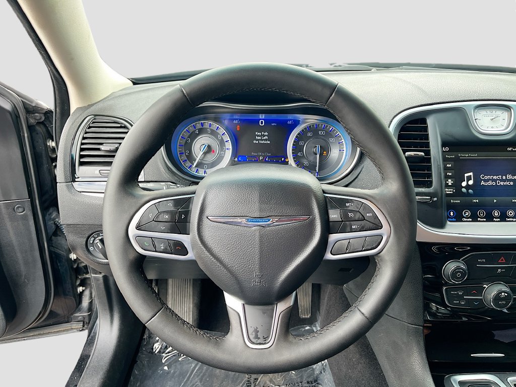 Used 2023 Chrysler 300 Touring RWD image 11