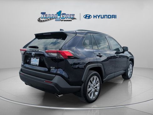 Used 2024 Toyota RAV4 XLE Premium image 7