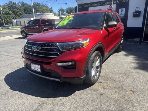 Used 2020 Ford Explorer XLT w/ Equipment Group 202A AWD/4WD image 2