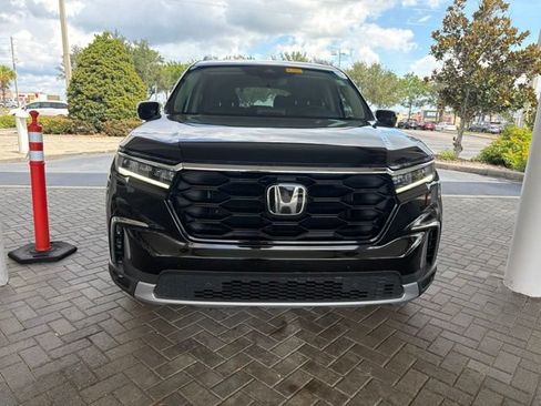Certified 2024 Honda Pilot Touring image 2