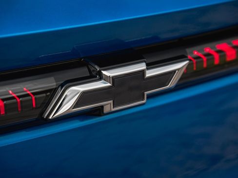 New 2025 Chevrolet Equinox EV RS image 17