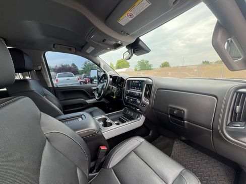 Used 2018 Chevrolet Silverado 2500 LTZ w/ Vortec Plus Package AWD/4WD image 12