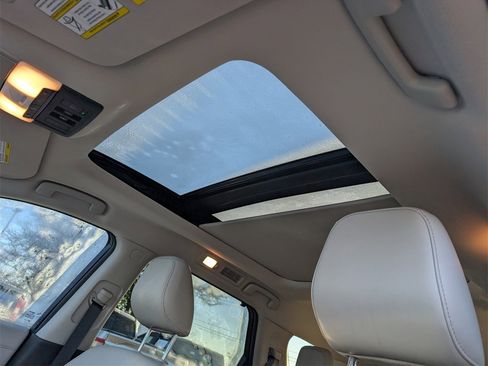 Certified 2024 Nissan Pathfinder SL w/ SL Premium Package image 26