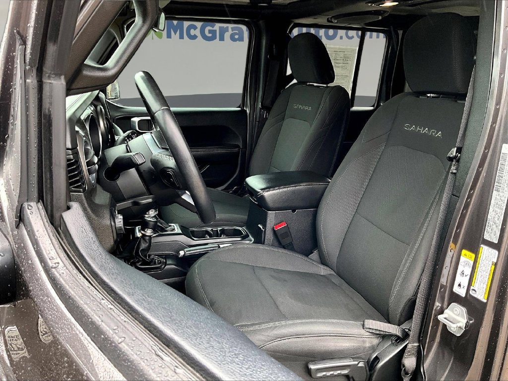 Used 2018 Jeep Wrangler Unlimited Sahara w/ Safety Group AWD/4WD image 23