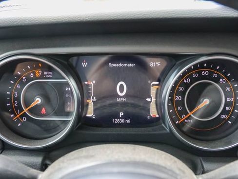 Used 2023 Jeep Gladiator Willys image 25