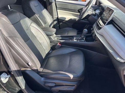Used 2022 Jeep Compass Limited w/ Sun and Sound Group AWD/4WD image 10