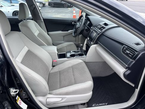 Used 2014 Toyota Camry LE FWD image 9