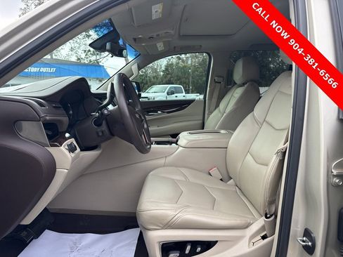 Used 2017 Cadillac Escalade Luxury image 10