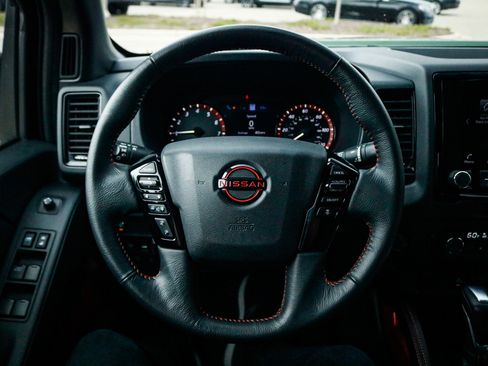 Used 2023 Nissan Frontier PRO-4X w/ Technology Package image 18