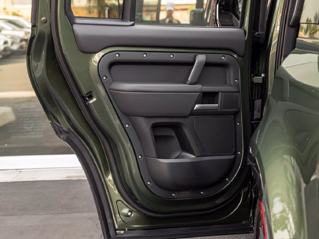 New 2026 Land Rover Defender 110 X-Dynamic SE AWD/4WD image 27
