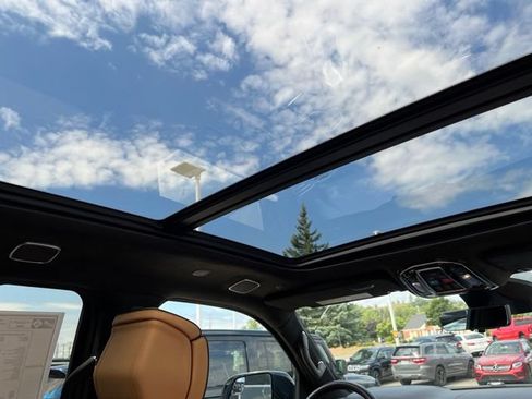 Certified 2024 Jeep Grand Wagoneer Series III w/ Rear Seat Video Group 1 AWD/4WD image 18