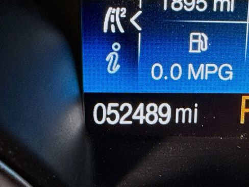Used 2018 Ford Escape SE w/ Ford Safe & Smart Package FWD image 4
