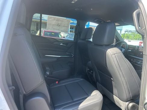 New 2026 Chevrolet Traverse LT w/ Midnight/Sport Edition FWD image 32